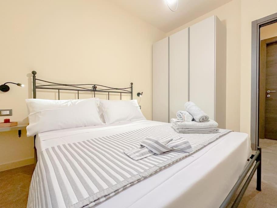 Free Parking Suite Con Wifi - Netflix - Ac Diano San Pietro Exterior foto